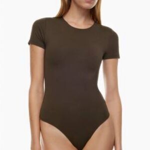 Babaton (from artizia) contour crew short sleeve bodysuit dark brown XS